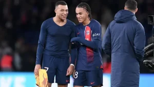 “الفاف” تتصل بمبابي !